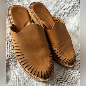 Sanuk slip on. Size 8. Worn